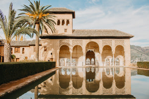 Alhambra Guiada: Entrada con Guía Oficial